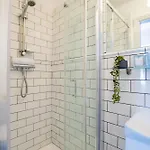 Stylish Marina Escape - Sleeps 2 Dublin