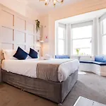 Apartment Stylish Marina Escape - Sleeps 2 *