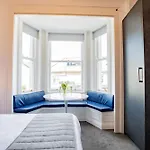 Apartment Stylish Marina Escape - Sleeps 2 *