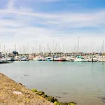 Stylish Marina Escape - Sleeps 2 Dublin